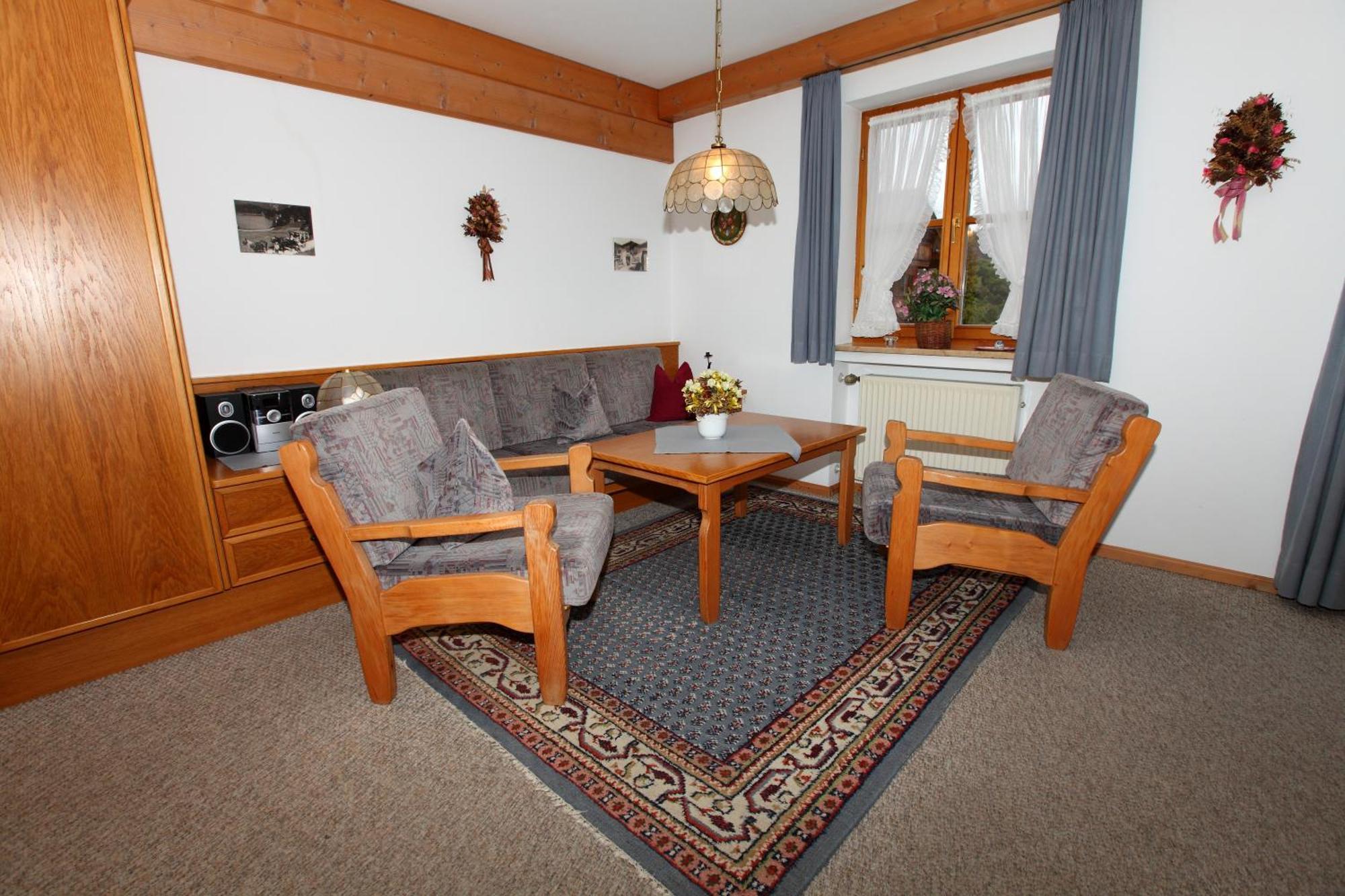 Apartment Ferienhaeuser Werdenfels